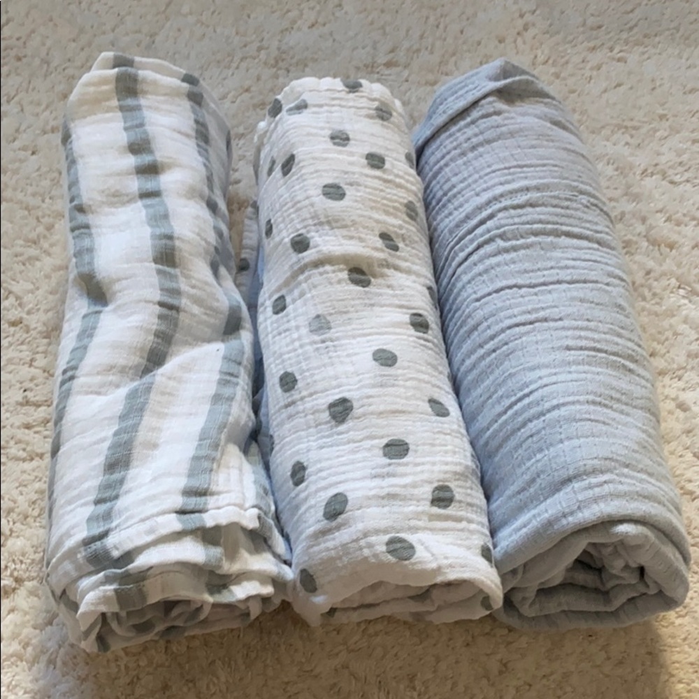 Aiden & Anais muslin swaddle trio